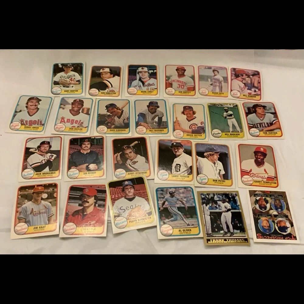 Bundle of Baseball Cards Lot 170